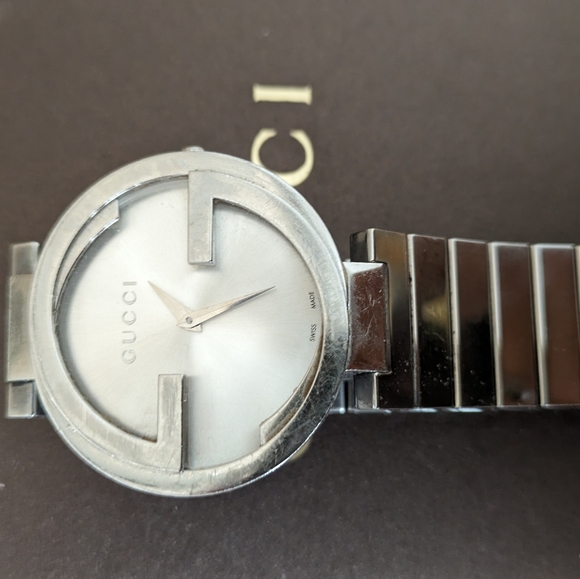 Stainless steel interlocking Gucci watch - Picture 4 of 4